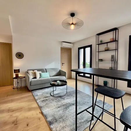 Moderne - Lumineux - Vue Port * Antibes