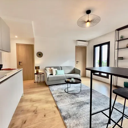 Moderne - Lumineux - Vue Port * Antibes